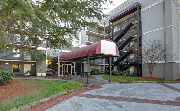 Economy Hotel מריאטה מראה חיצוני תמונה